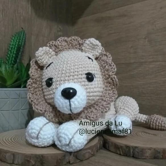 leão jubinha amigurumi