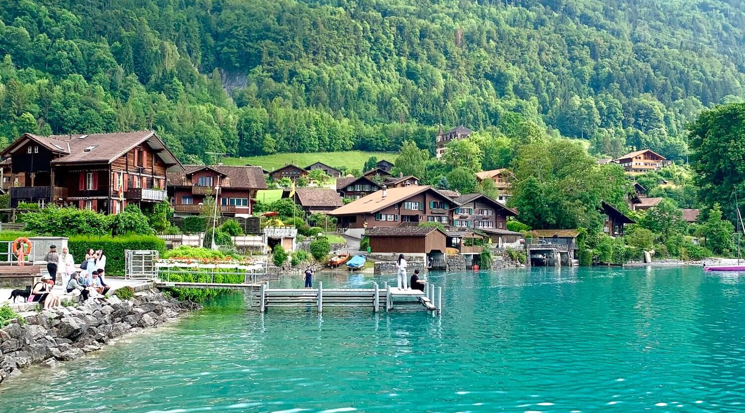 Píer de Iseltwald, Lago de Brienz na Suíça- Série Pousando no Amor