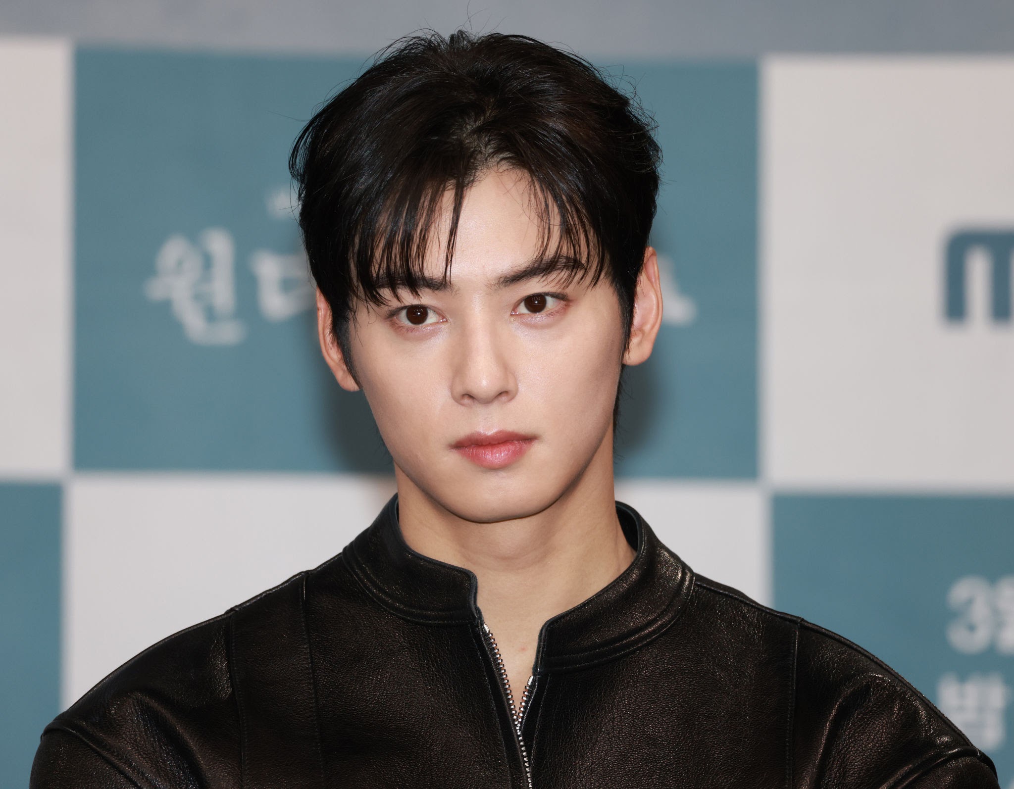 imagem do ator Cha Eun-woo