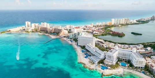 Praia de Cancún, no México