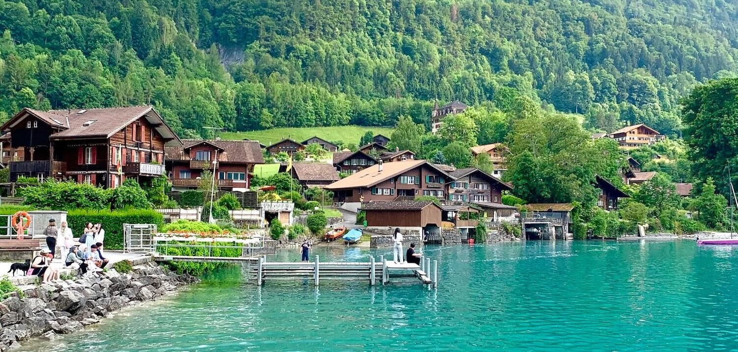 Píer de Iseltwald, Lago de Brienz, na Suíça